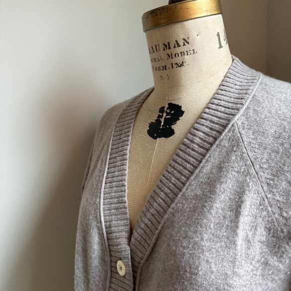 Everlane Varsity Re-Cashmere Cardigan - Picture 1 of 7